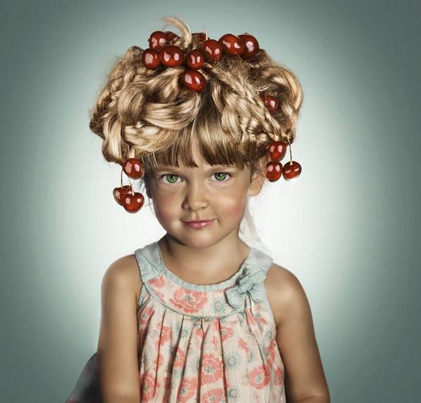 Photograph Patrizia Burra Hairdressing on One Eyeland